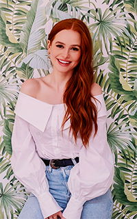 Madelaine Petsch Q2jwcVPC_o