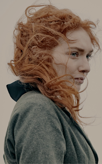 Eleanor Tomlinson EqNmWjio_o