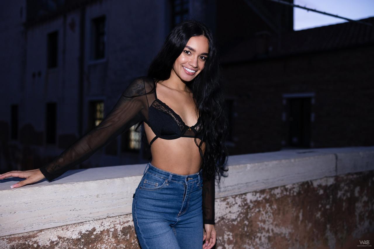 Sexy Latina teen Dulce poses in her lace bra, top and blue jeans in public(17)