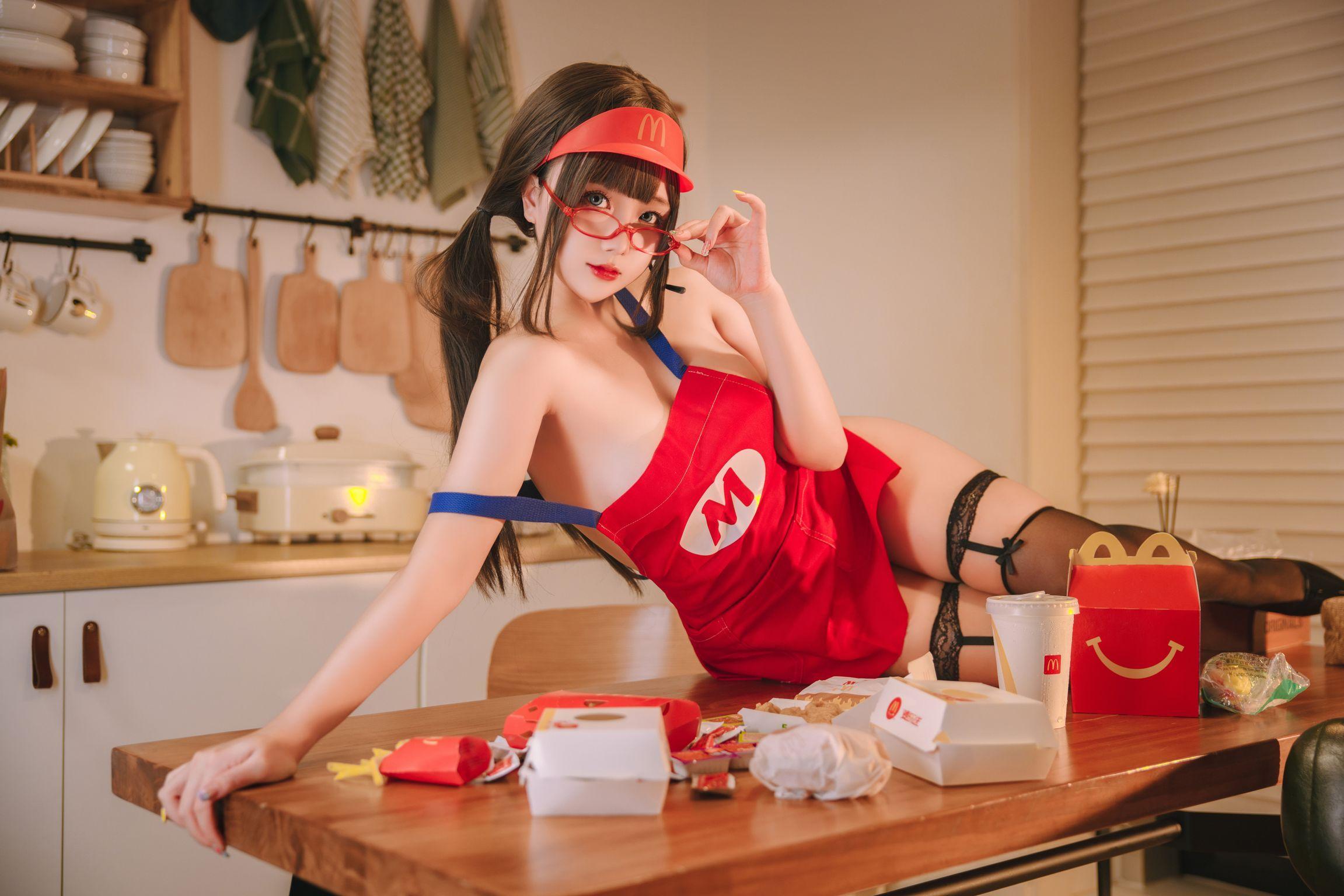 Coser@日奈娇: 麦乐送 (143 photos )(37)
