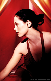 Rose McGowan KgfLuvrM_o