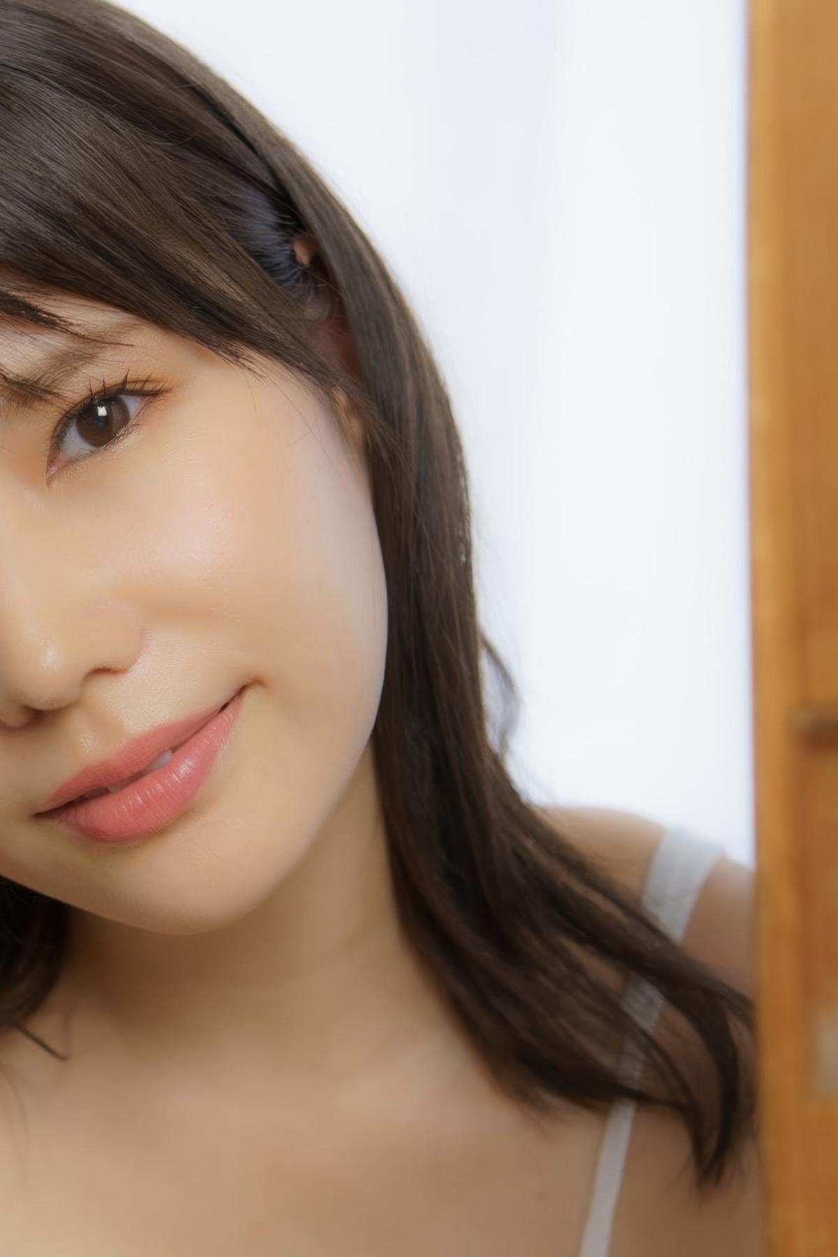 Yuka Aragaki 新垣優香, 写真集 「ミルキーグラマーが止まらない」 Set.02(41)
