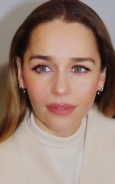 Emilia Clarke - Page 2 8pm7lAjX_o