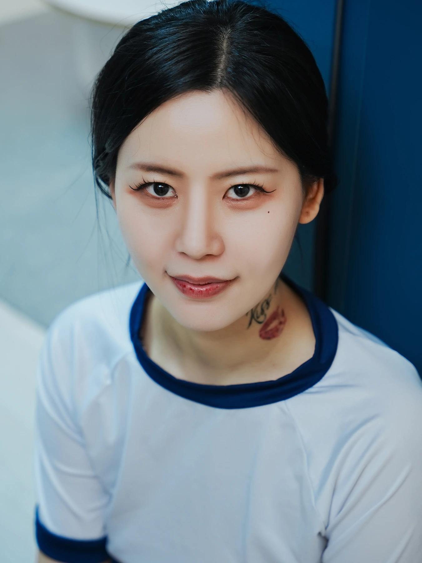 Choi Ri 최리, Photobook Vol.01 「Bloomers」 Set.01(13)