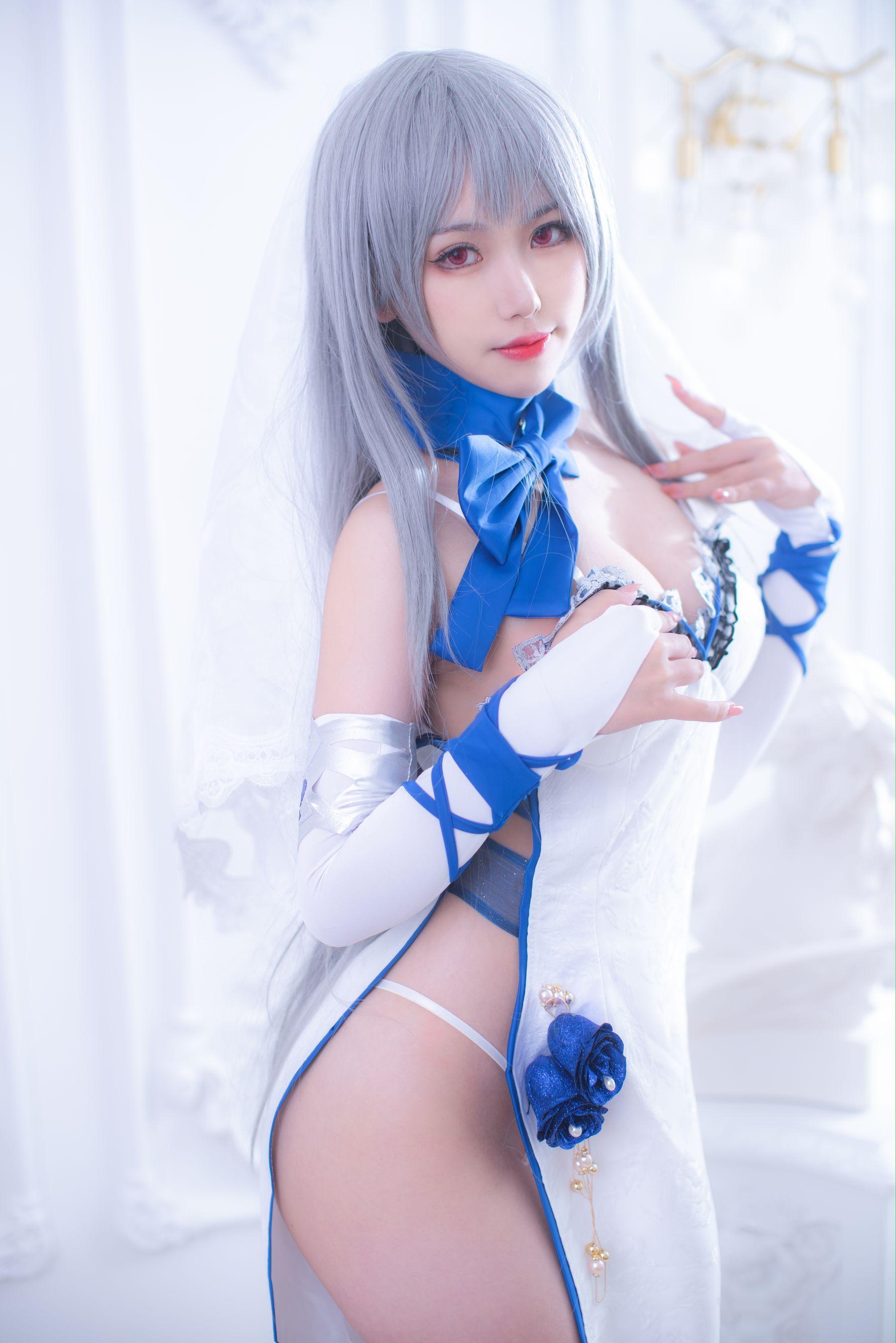 [网红COSER] 一北亦北 – 路易九世礼服 写真套图(5)