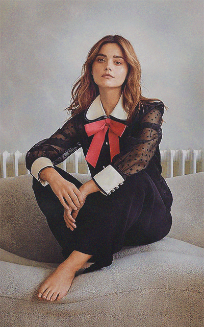 Jenna Coleman - Page 2 FxBOLneR_o