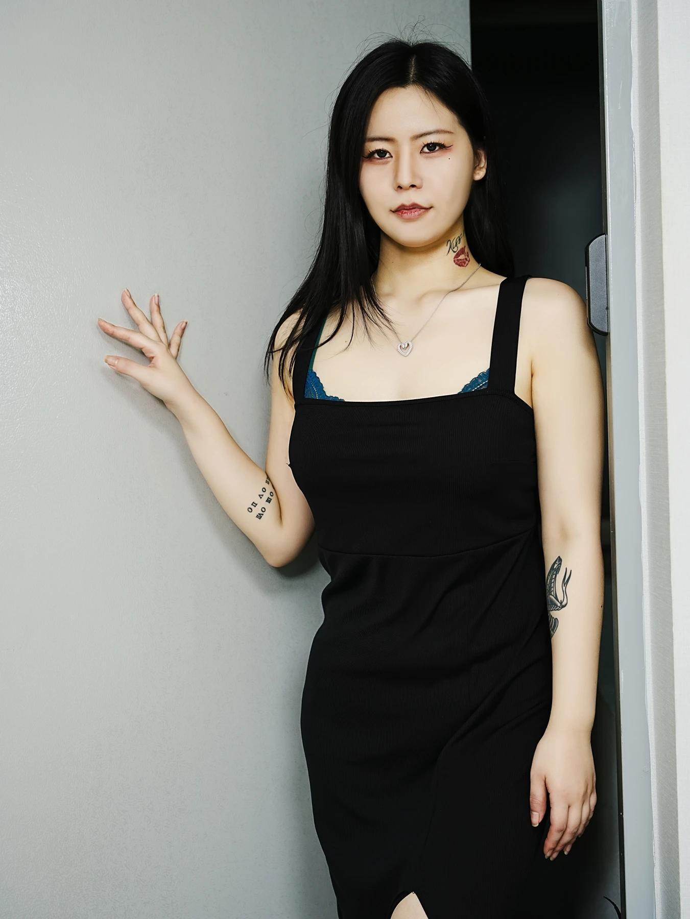 Choi Ri 최리, Photobook Vol.02 「Missy Look」 Set.01(2)