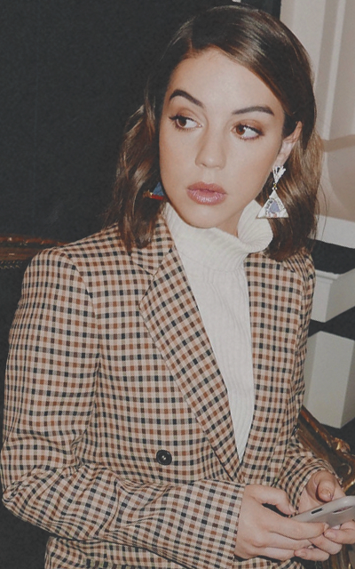 Adelaide Kane NHkn3TGz_o