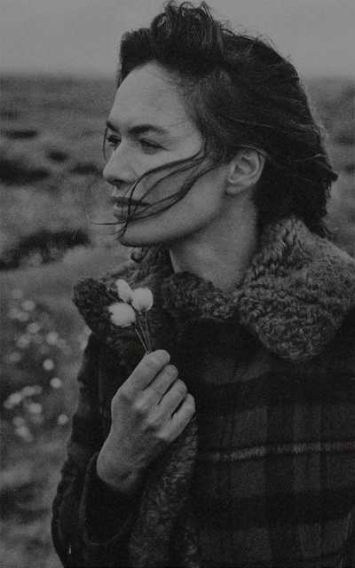 Lena Headey OuKC50c1_o