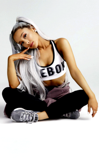 Ariana Grande TgN4LkKb_o