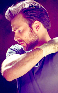 Chris Evans XHkggoLw_o