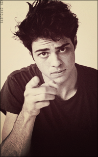 Noah Centineo P2rXZ7xz_o