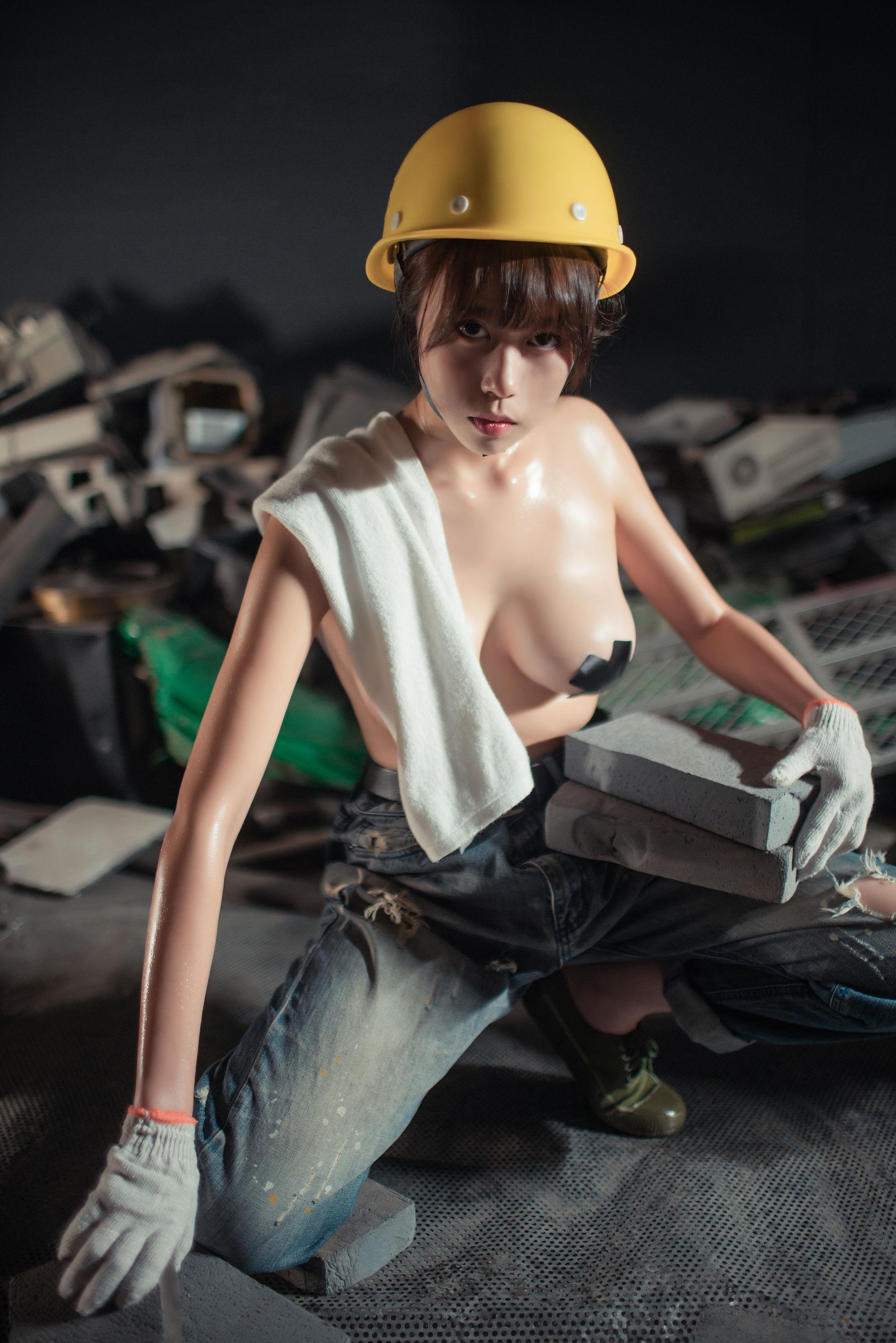 [Cosplay] 奈汐酱nice – 咱们工人有力量 写真集(1)