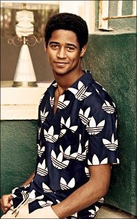 Alfred Enoch VkeP9odo_o