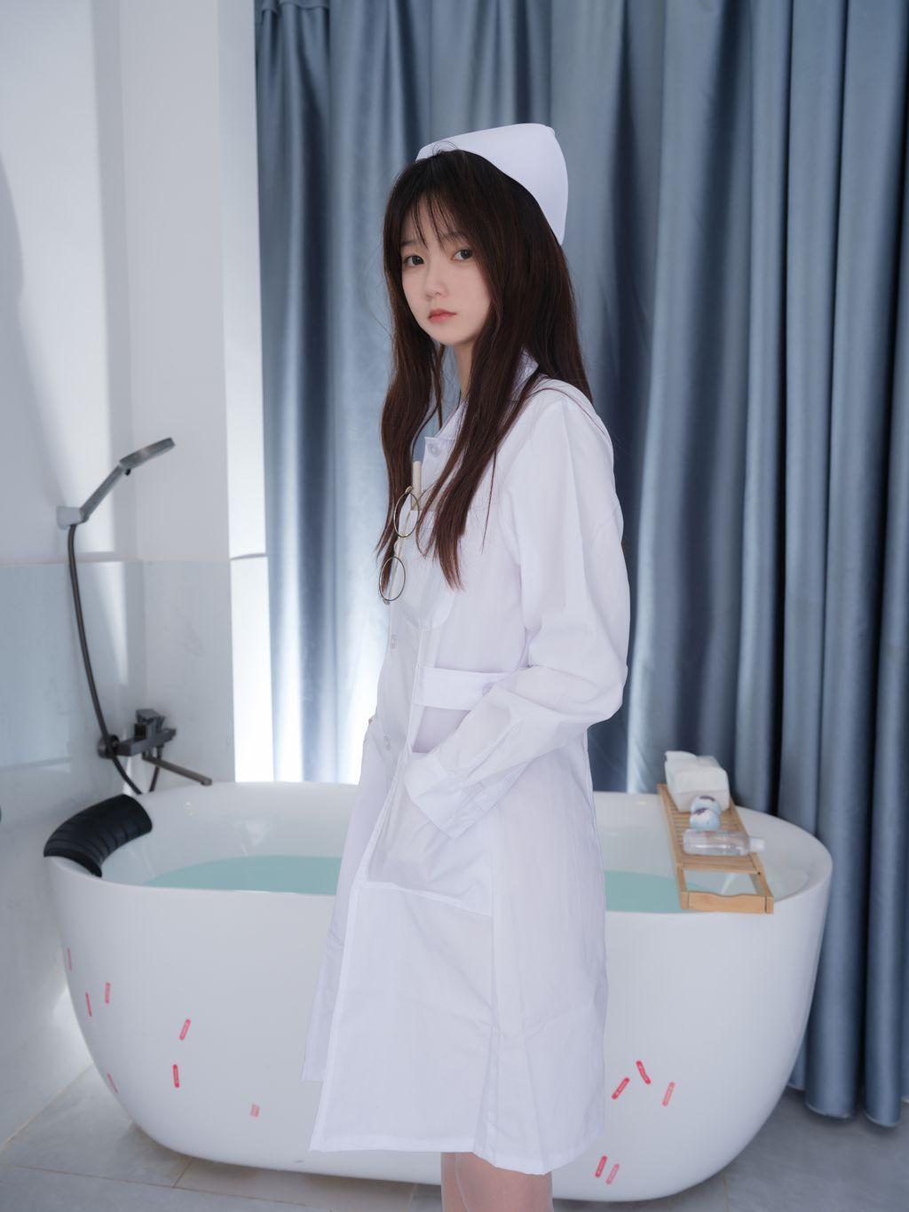[紧急企划] 小恩: [VIP] R18 护士 (224 photos)(37)