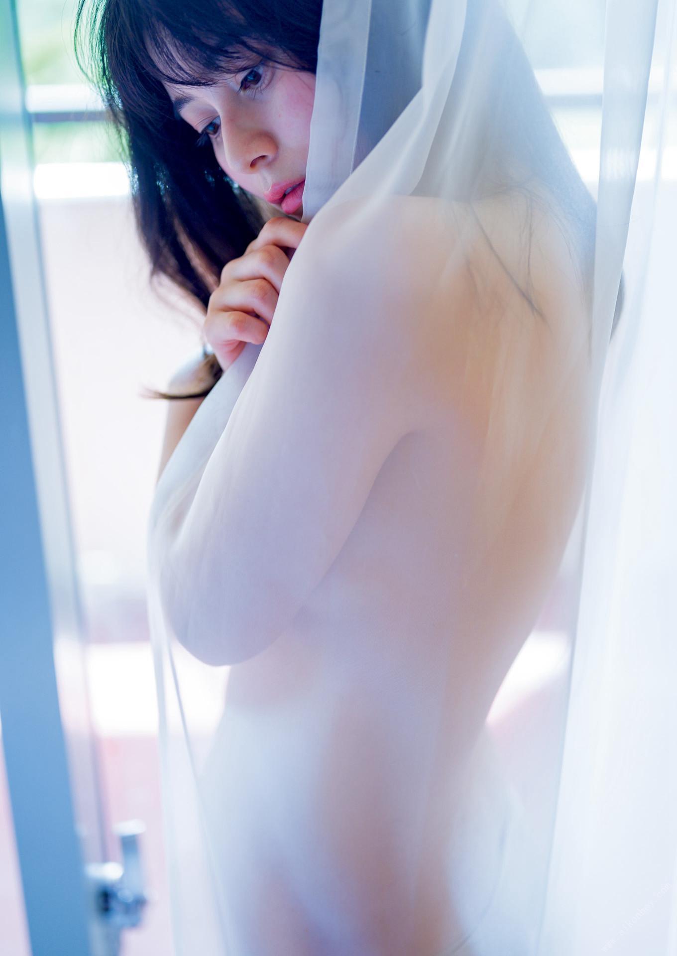 Sakurako Okubo 大久保桜子, ファースト写真集 『SAKURAKO』 Set.02(20)