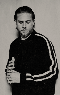 Charlie Hunnam 7GaNYUrH_o