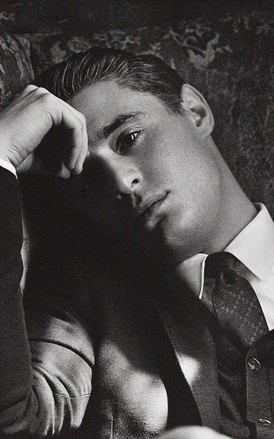 Max Irons T8HUOH4k_o