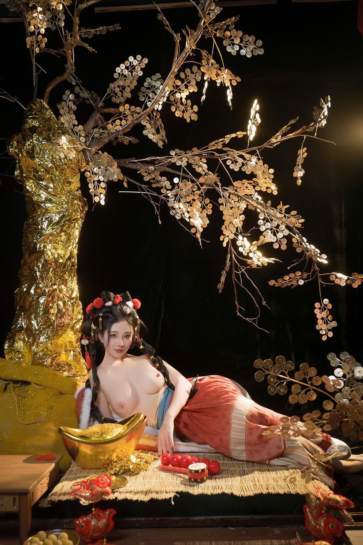 年年Nnian, ヌード写真集 Golden Tree(51)