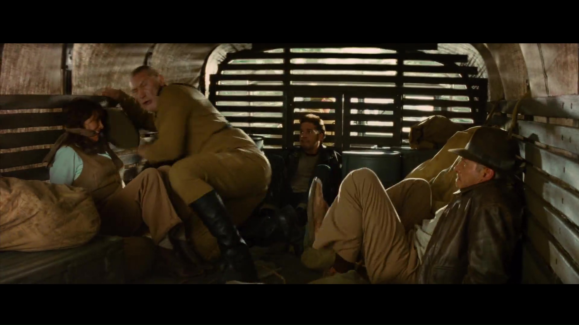 Indiana Jones 4 1080p Lat-Cast-Ing 5.1 (2008) DEzlHfrL_o