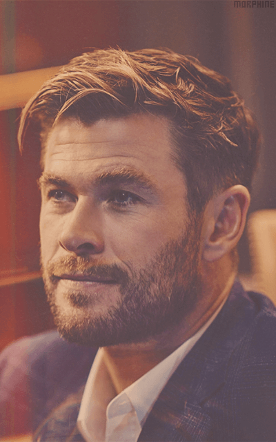 Chris Hemsworth HSKxJgDY_o