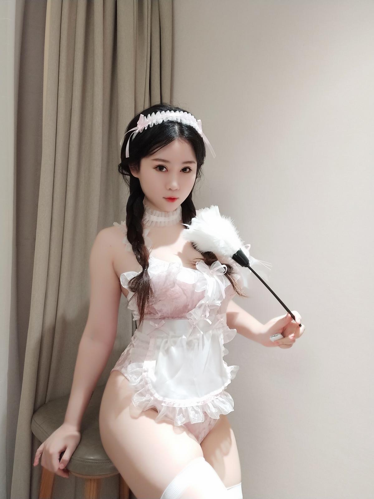 Cosplay 蜜桃少女是依酱呀 冬季女友(1)