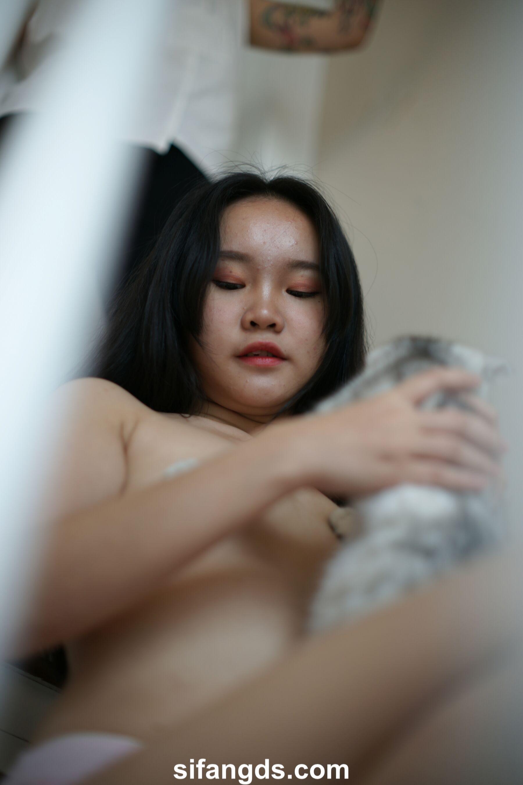 国模套图 素人私拍流出(129)
