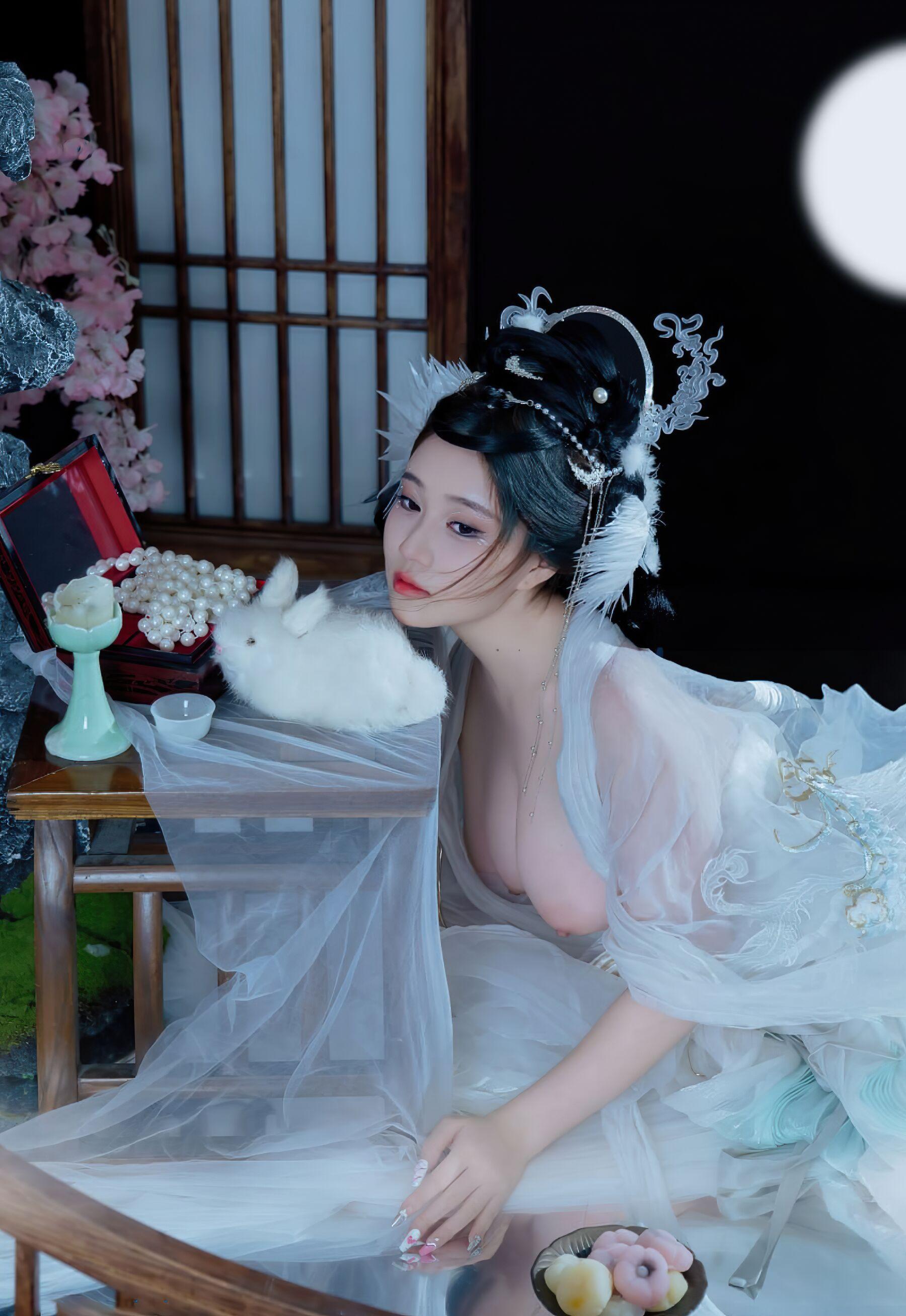 国模套图 年年《嫦娥仙子》(27)