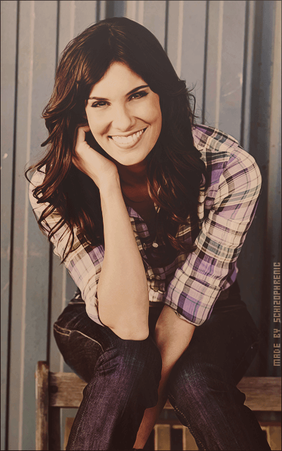 Daniela Ruah 4254P5OL_o