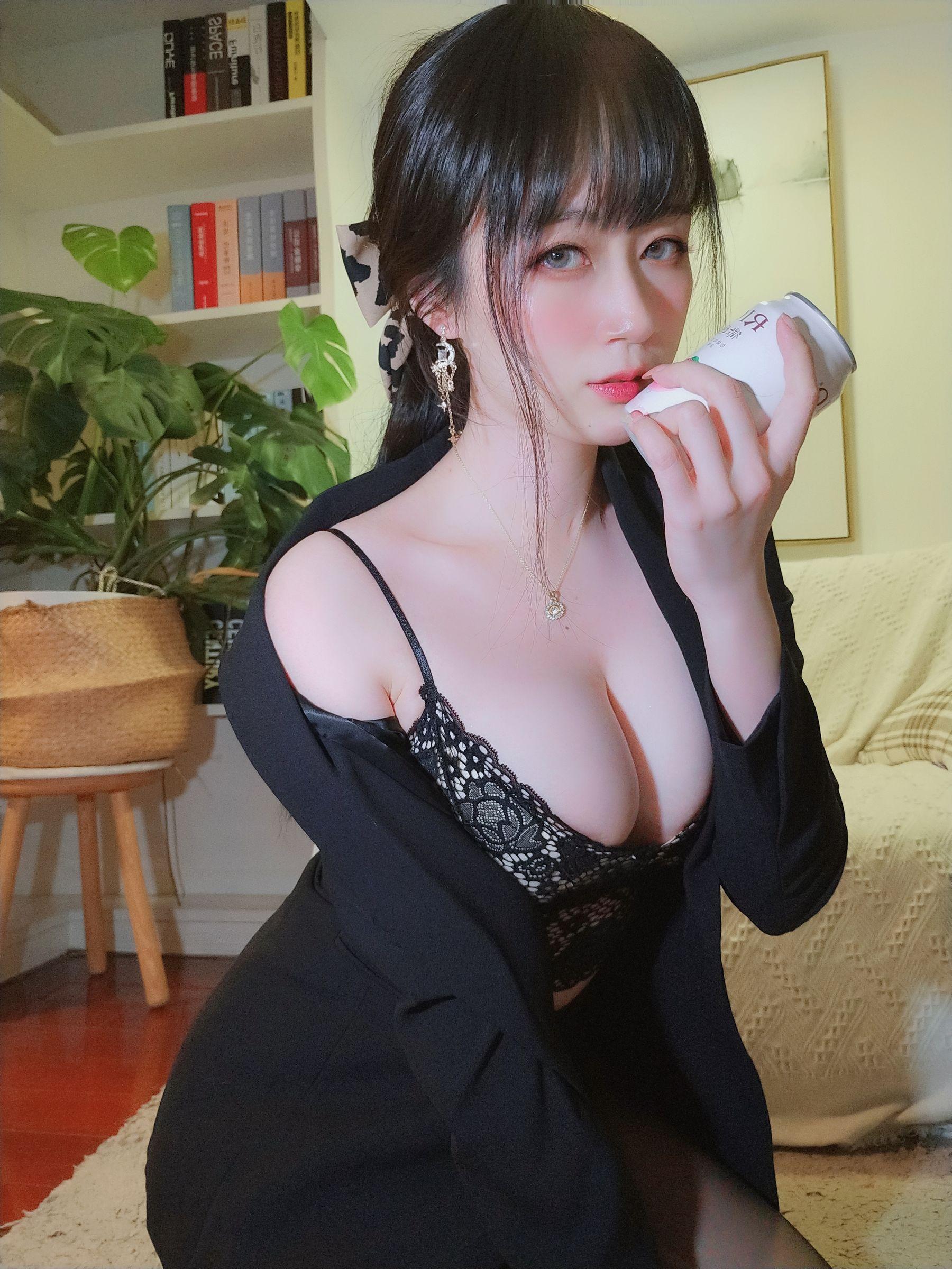 [Cosplay] Coser小姐姐白银81 – 西服(42)