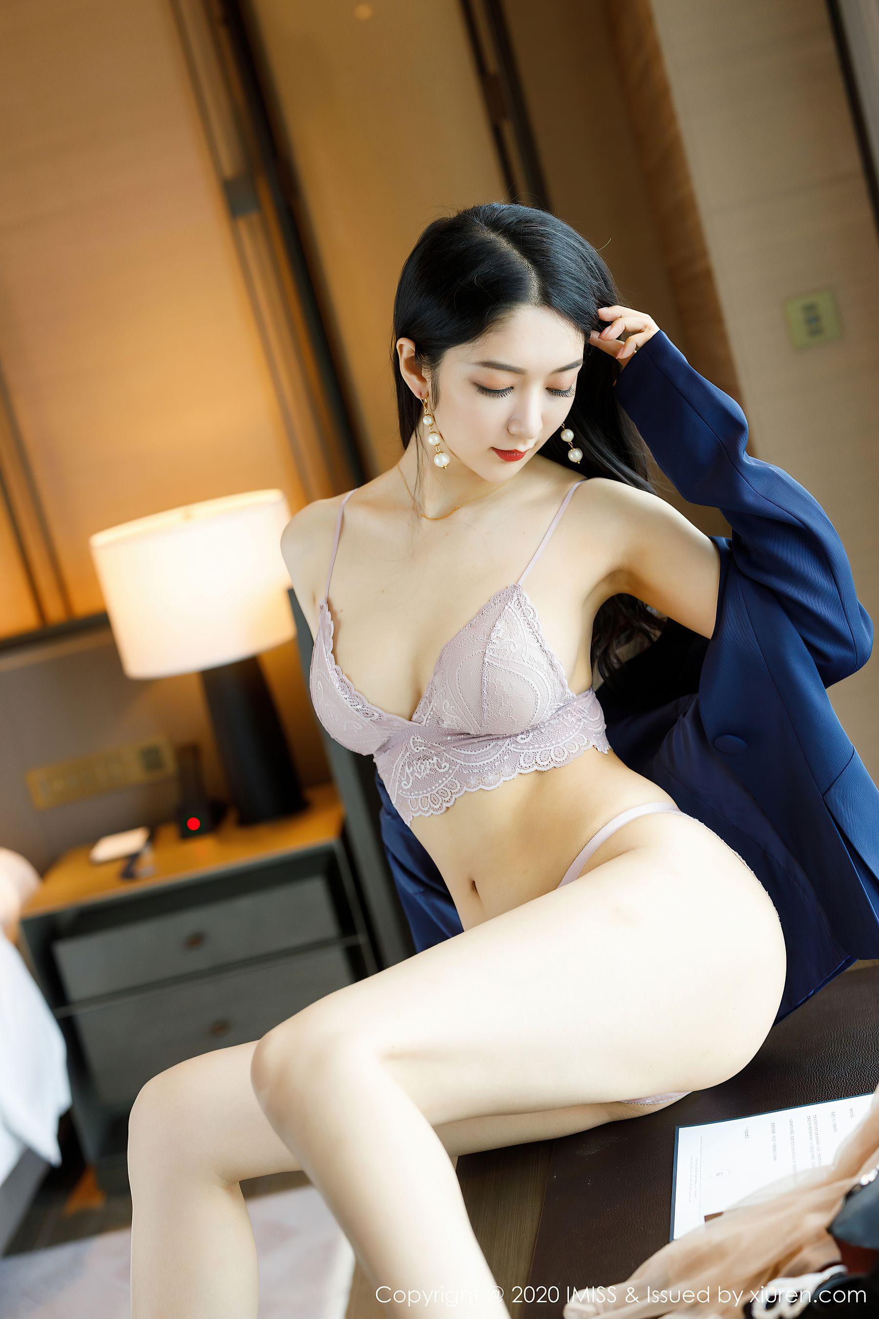 [爱蜜社IMiss] Vol.471 Angela小热巴 《职业秘书丝袜美腿》 写真集