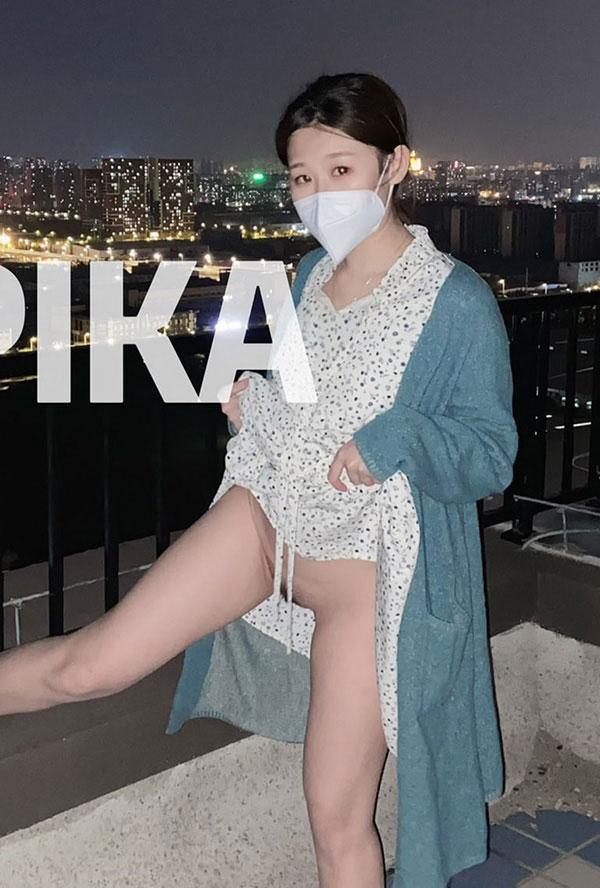 美臀妹子PIKA蜜桃臀门户大开私拍福利视图5(23)