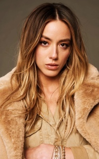 Chloe Bennet 3HJWsfe3_o