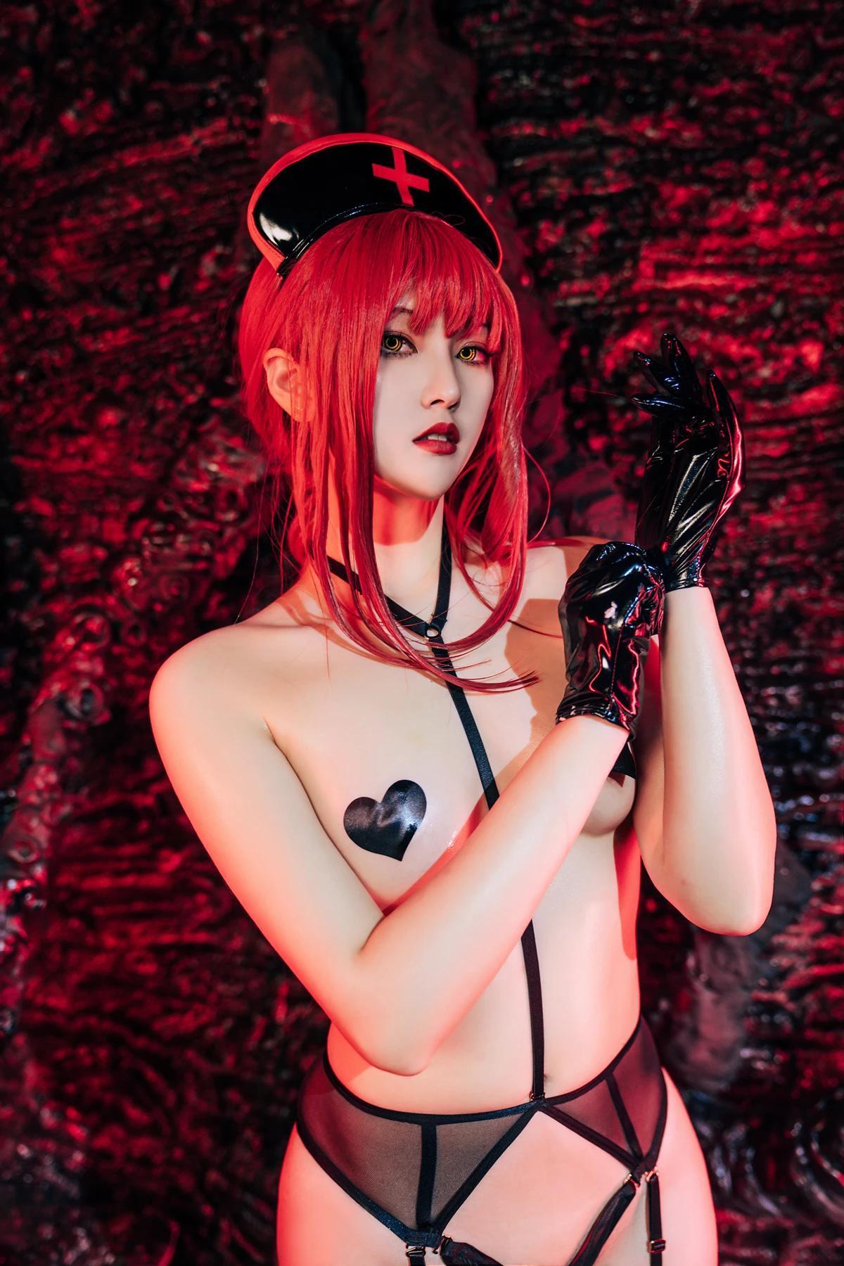 Cosplay Natsuko夏夏子 – 玛奇玛护士(52)