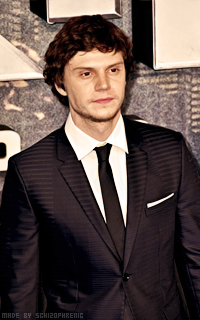 Evan Peters V1KbZp5G_o