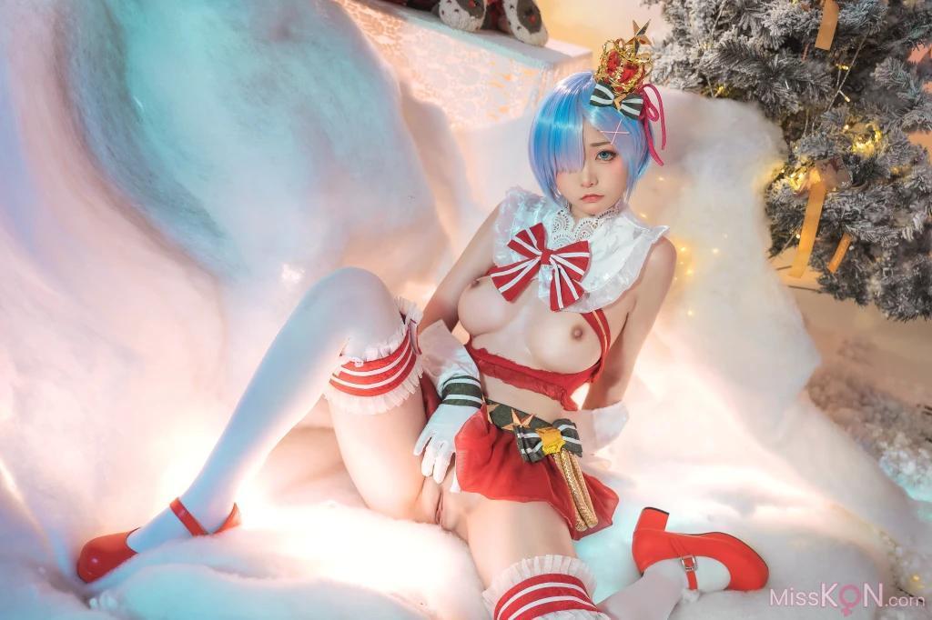 Coser@爆机少女喵小吉 (Nekokoyoshi): Christmas Begins (31 photos )