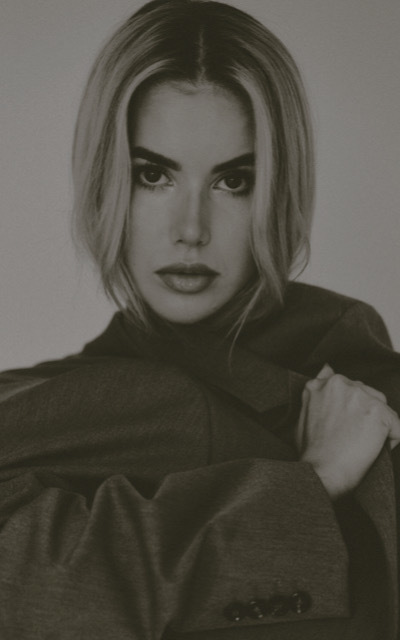 modelka - Lara Schmitz OJOvqTyg_o