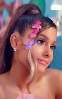 Ariana Grande JPLhDp1w_o