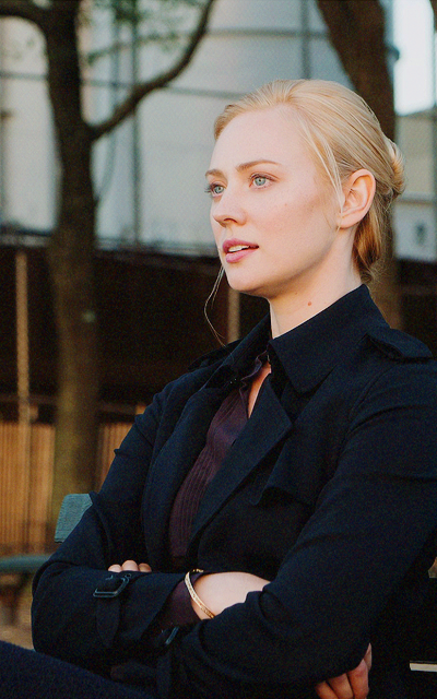 Deborah Ann Woll DnQwfLei_o