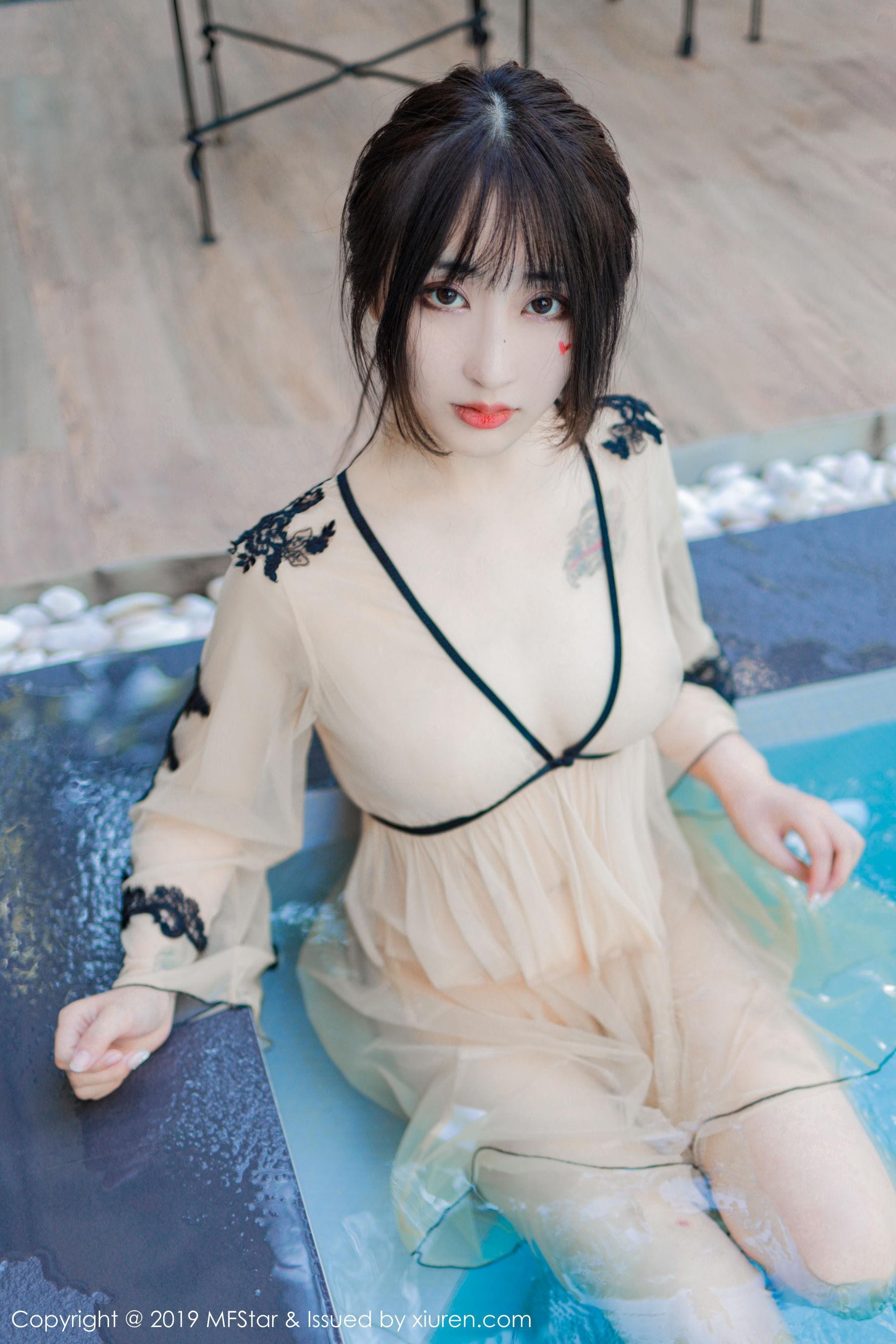 Betty林子欣《泳池出浴美人系列》 [模范学院MFStar] Vol.230 写真集(9)