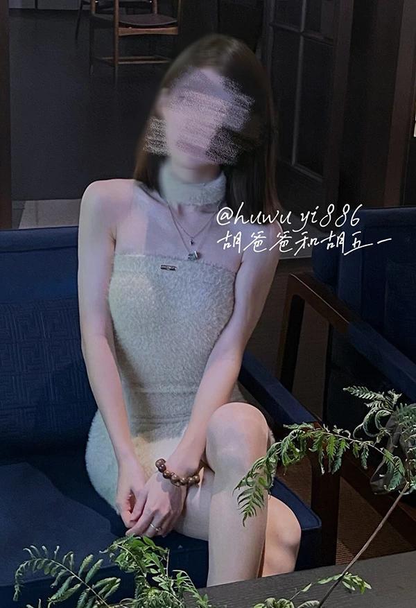 露出系白虎抖m福利姬@胡爸爸和胡五一 尺度合集(15)