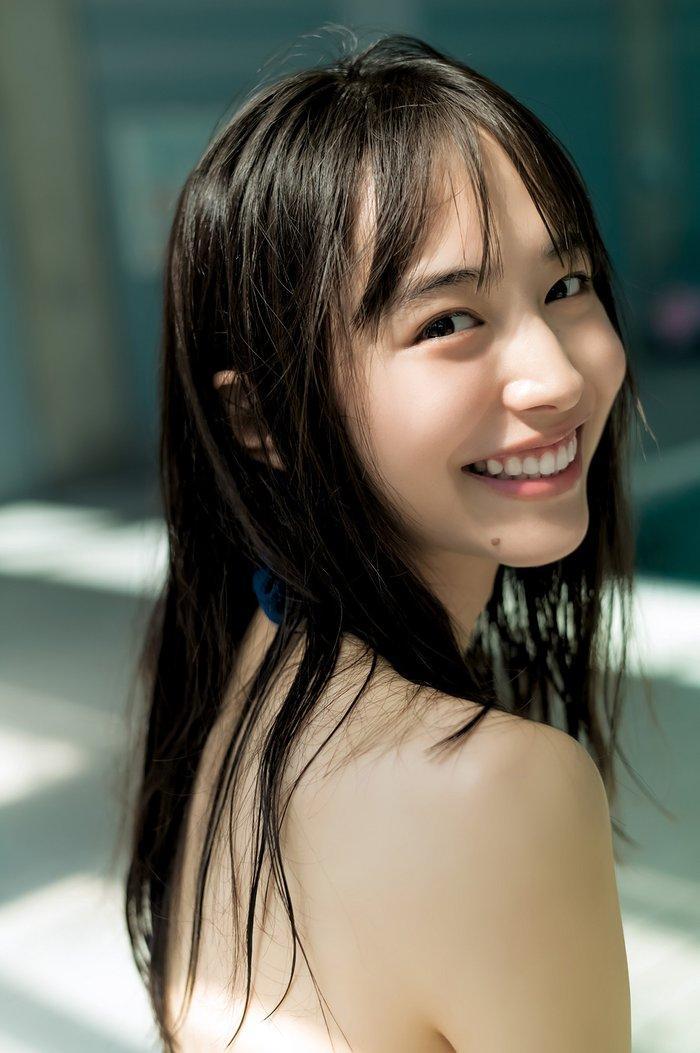 Hiroe Igeta 井桁弘恵, Young Jump 2019 No.25 (ヤングジャンプ 2019年25号)(5)