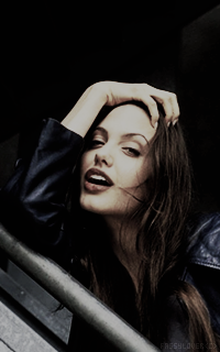 Angelina Jolie HxSbIhCj_o