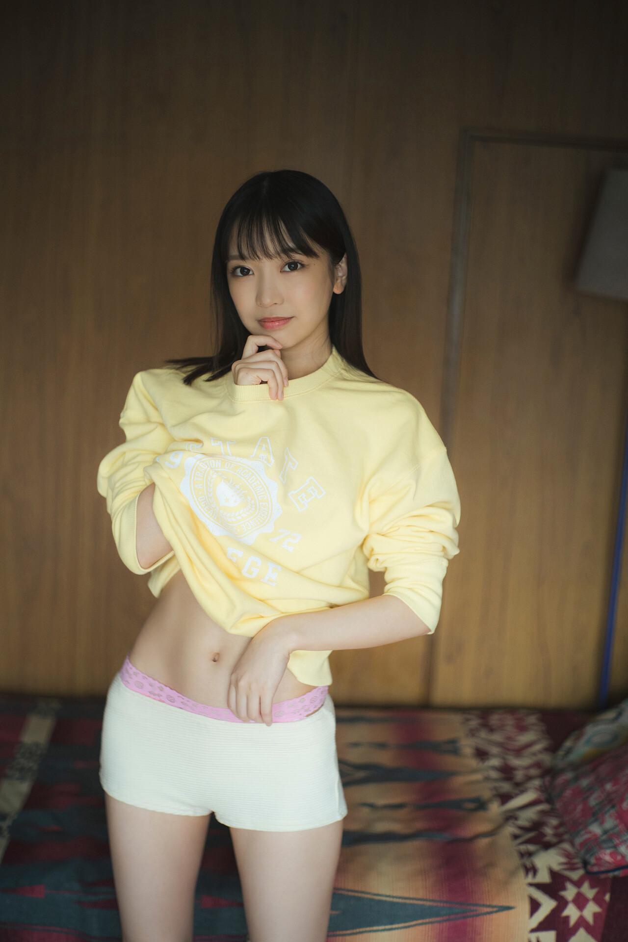 Akane Yoshizawa 吉沢朱音, FLASHデジタル写真集　「TRIANGLE LOVE－朱音の場合」 Set.01(8)