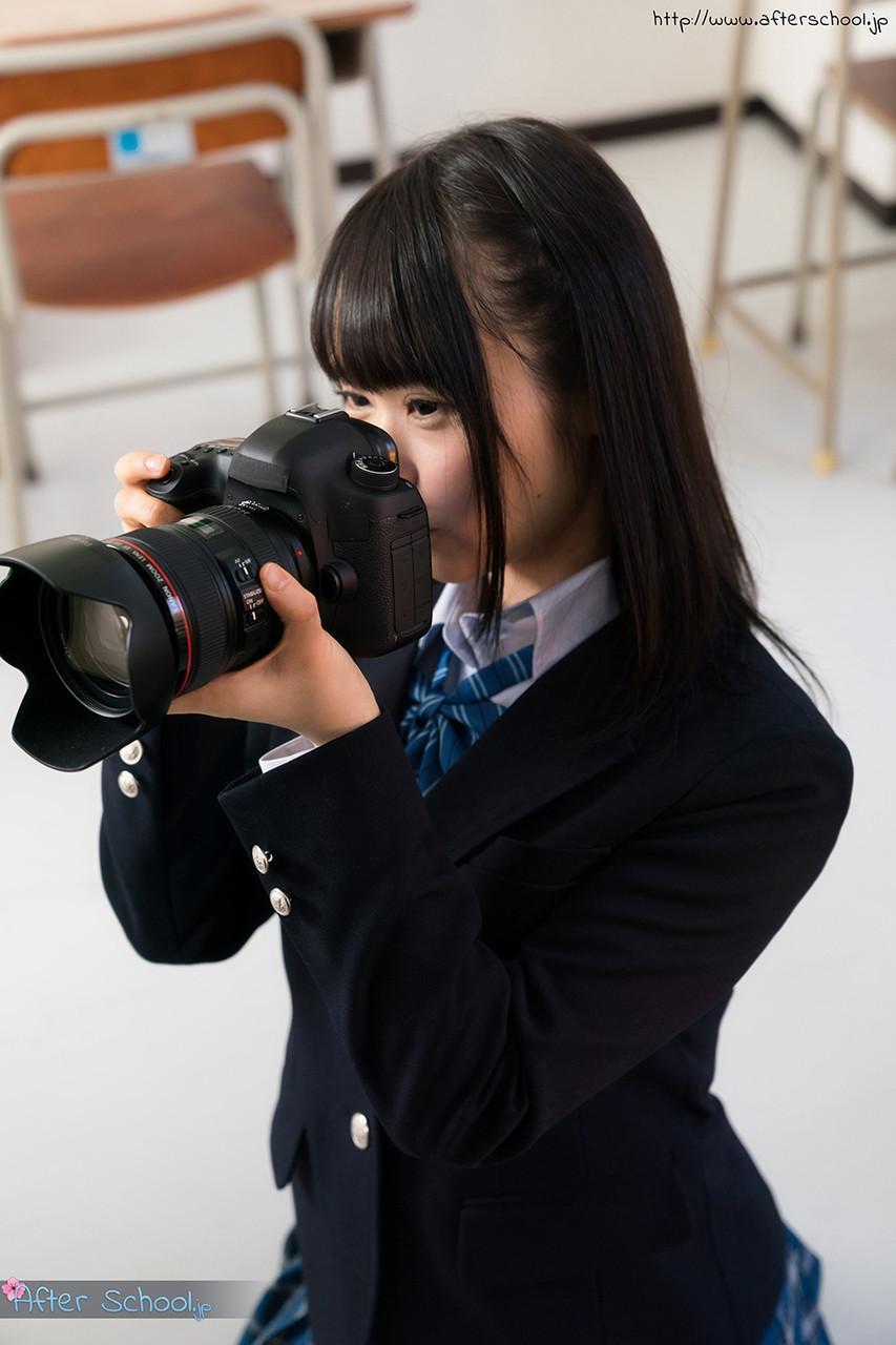 Japanese schoolgirl puts down her camera long enough to suck off her teacher(4)