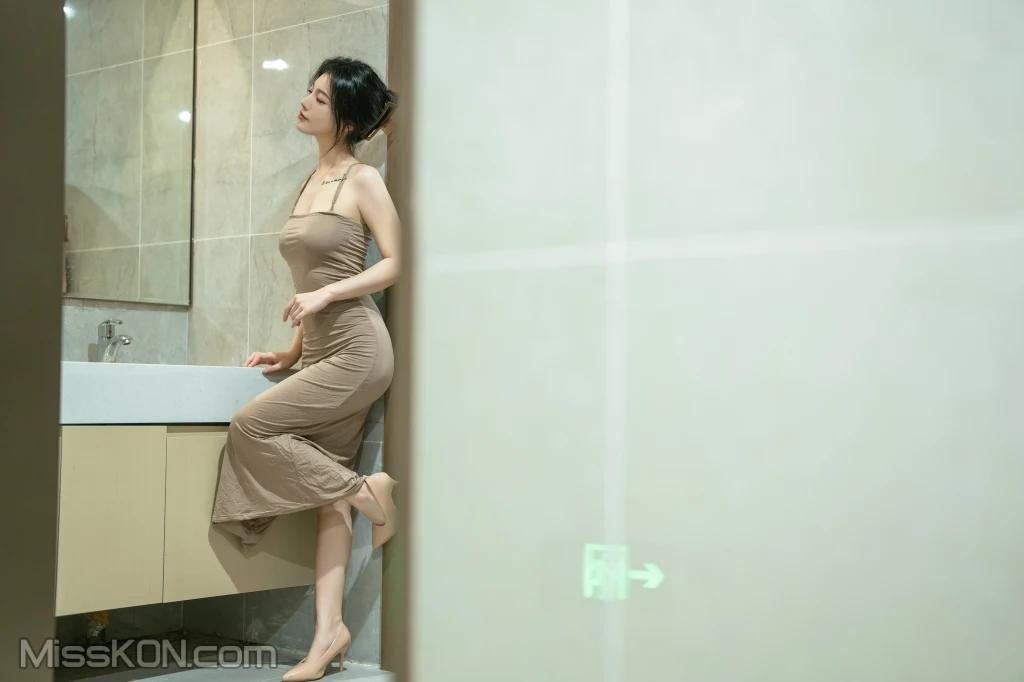 Coser@桃良阿宅: 吊带裙(公共厕所) (75 photos)(2)