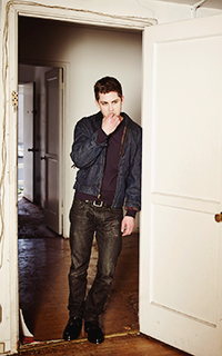 Logan Lerman GEMEli0u_o