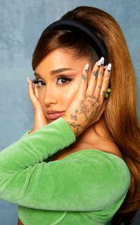 Ariana Grande GujCxAoh_o