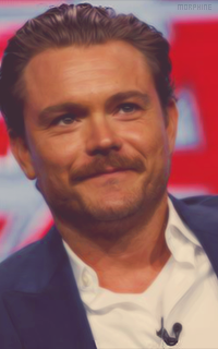 Clayne Crawford - Page 2 Tn1bSxuD_o