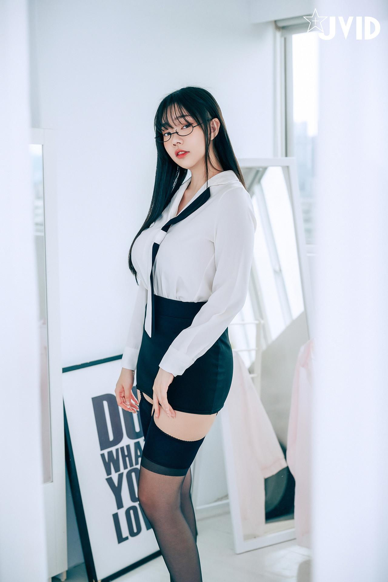 JVID 苡昕Slivia – 超巨乳女秘書 Set.01(1)